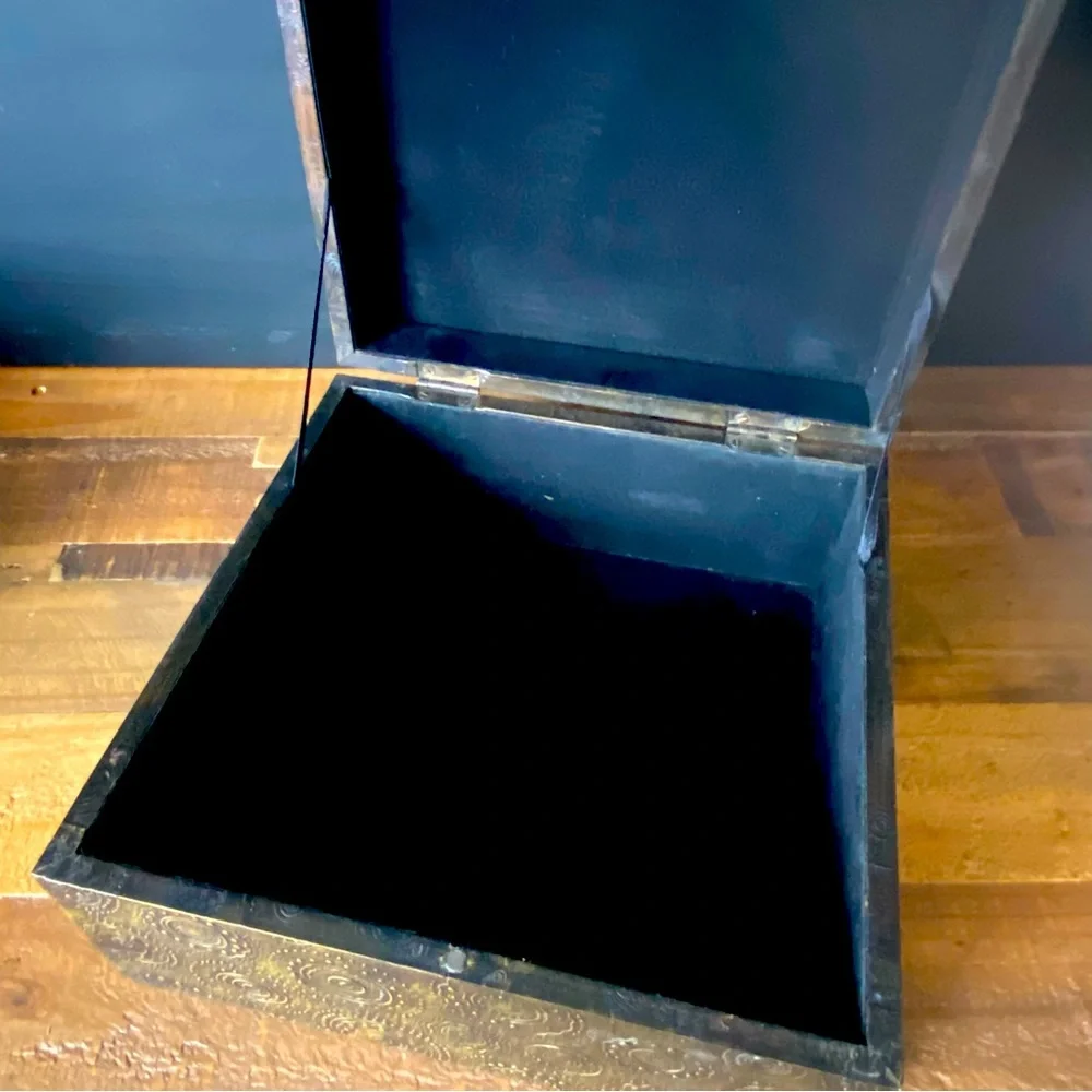Embossed Storage Box - Picture 3 of 6